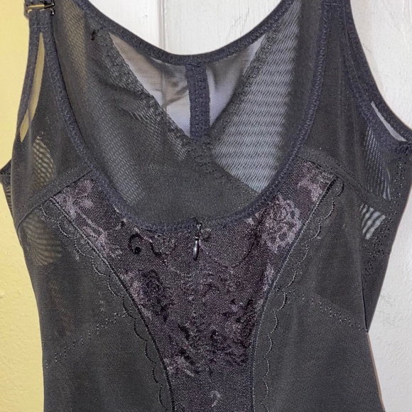 BRAND NEW, Superform Ultra Slimming Black Bodysuit. Extra Firm Control - Picture 9 of 10